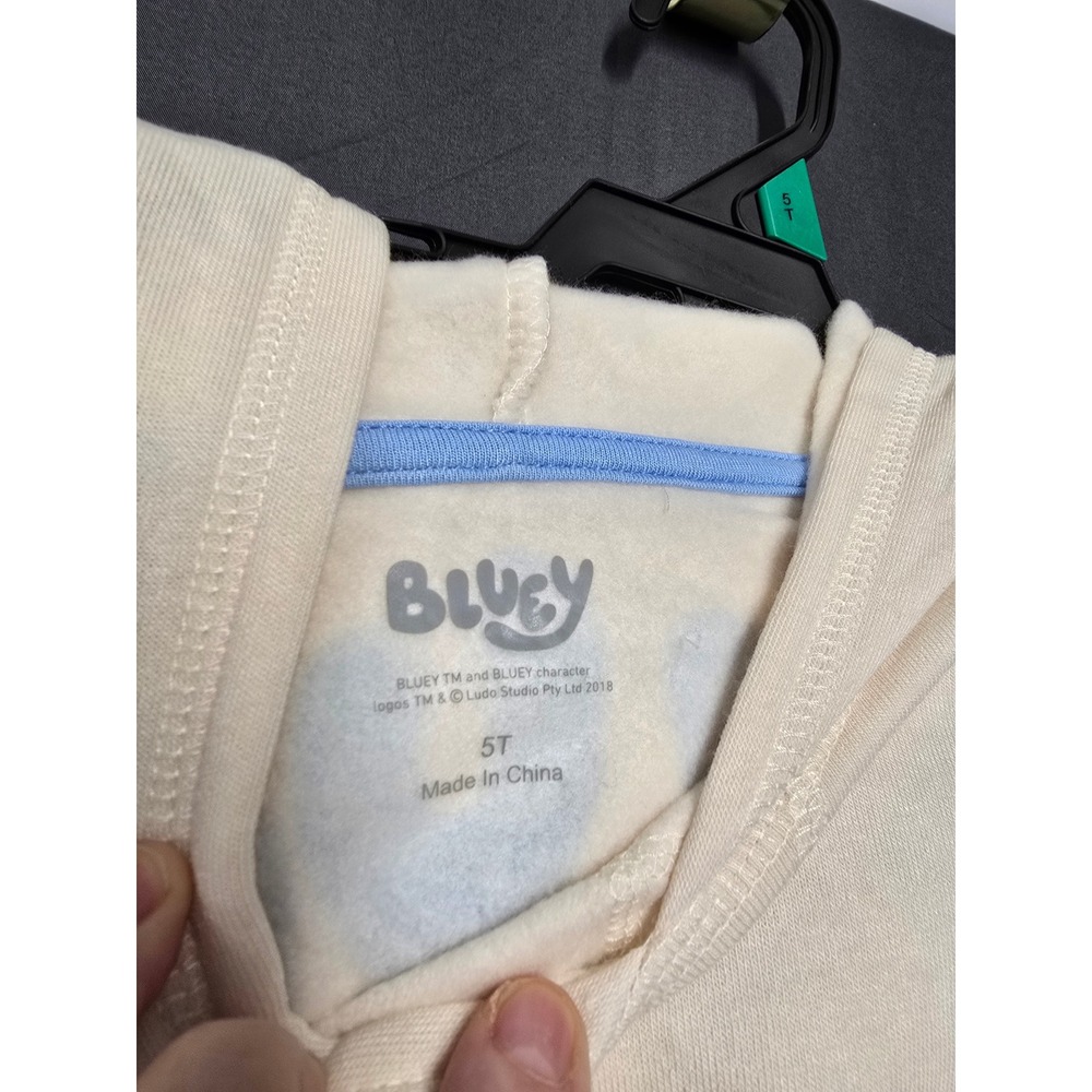 Bluey Kids 2-Piece Fleece Hoodie and Jogger Set Cream Tan Size 5T NWT - Picture 3 of 5